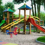 77 Restauracja 3*