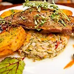 77 Restauracja 3*