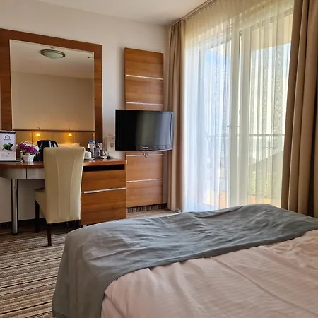 77 Restauracja Hotel