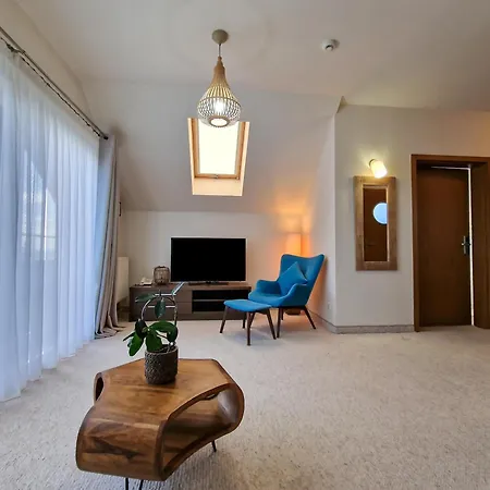 77 Restauracja 3* Chałupy