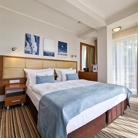 Hotel 77 Restauracja 3*