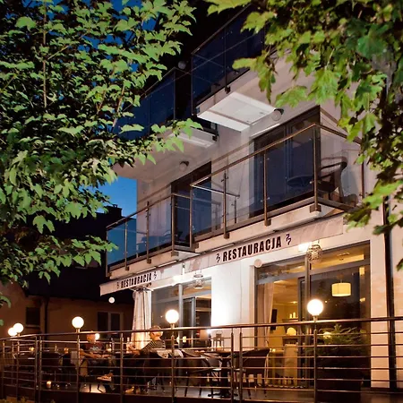 77 Restauracja Отель