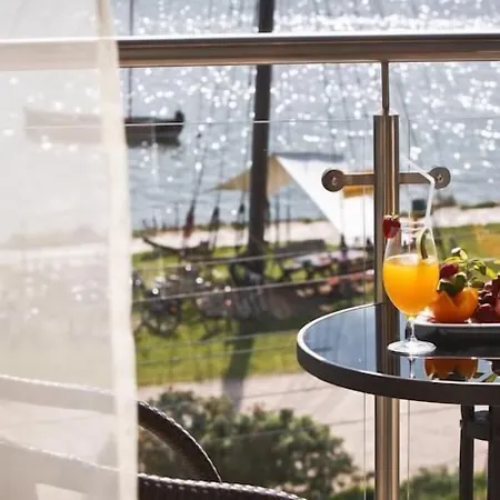 Отель 77 Restauracja Халупы