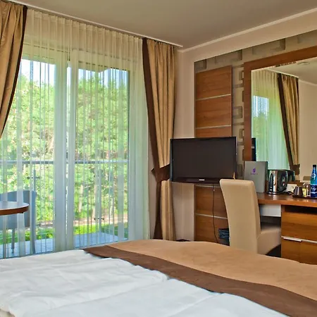 Hotel 77 Restauracja Chałupy