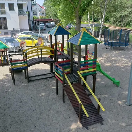 Отель 77 Restauracja Халупы