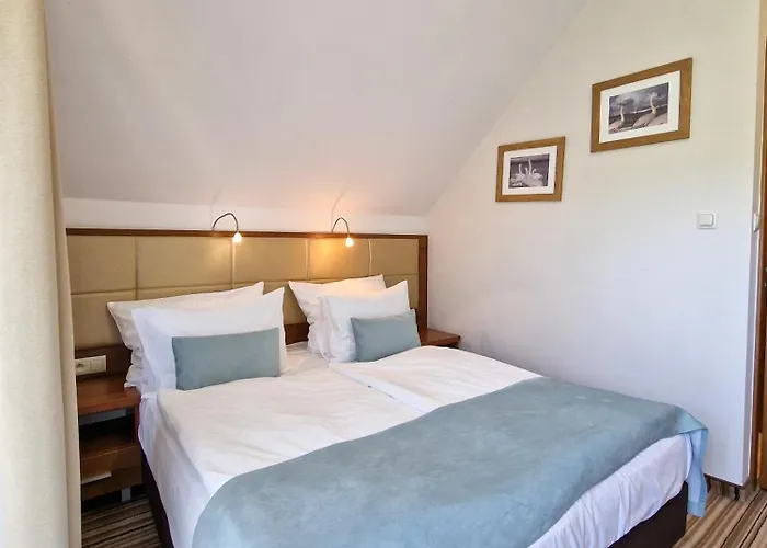 Hotel 77 Restauracja 3*