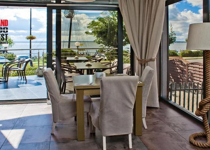 Hotel 77 Restauracja Chałupy