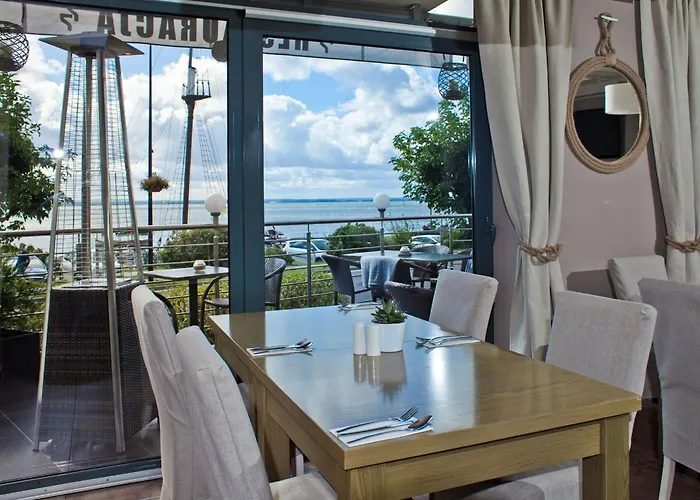 77 Restauracja 3* Chałupy