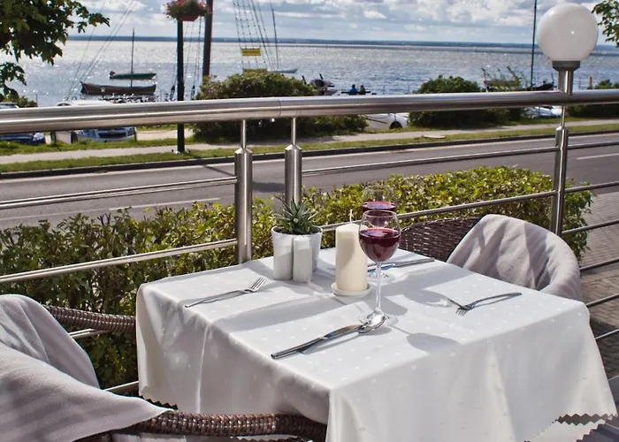 77 Restauracja Hotel 3*