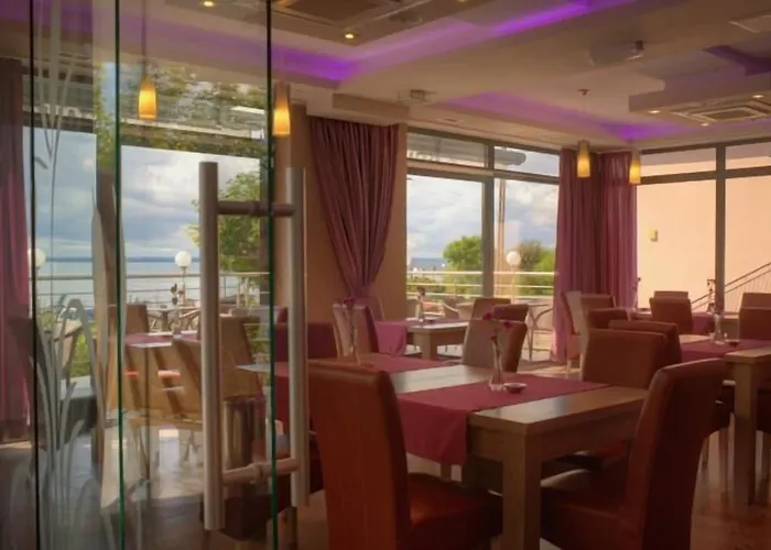 Hotel 77 Restauracja 3*