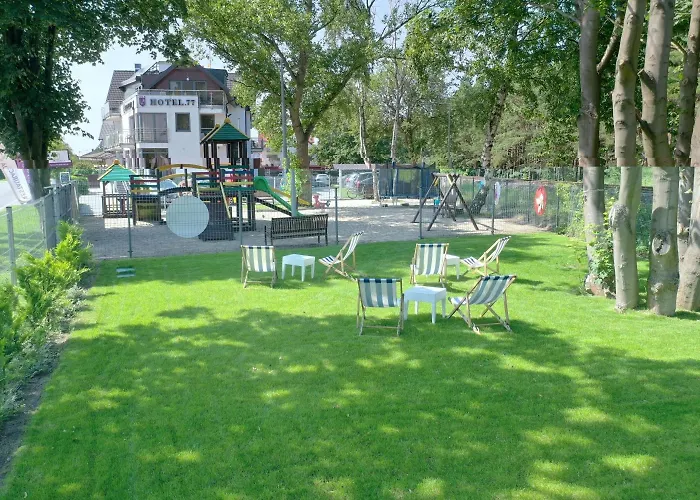 77 Restauracja 3* Chałupy