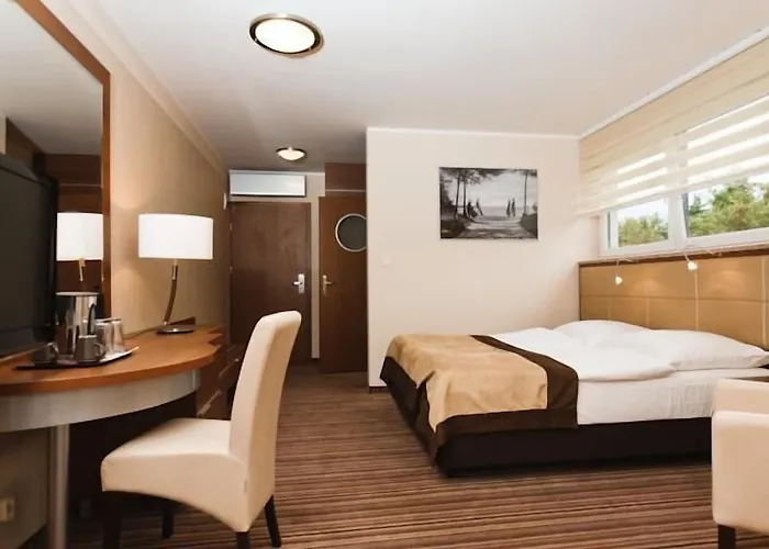 77 Restauracja Hotel 3*