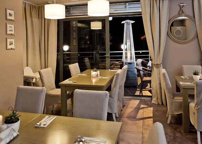 Hotel 77 Restauracja Chałupy