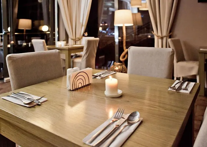 77 Restauracja 3* Chałupy