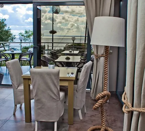 77 Restauracja Hotel 3*