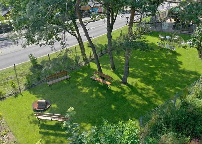 Hotel 77 Restauracja Chałupy